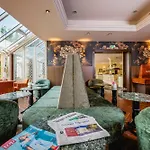 思加洛斯公园酒店