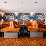 思加洛斯公园酒店 4*