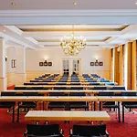 思加洛斯公园酒店 4* 哥达
