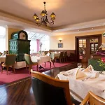 思加洛斯公园酒店 4*