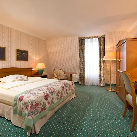 Am Schlosspark Otel