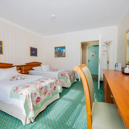 Отель Am Schlosspark