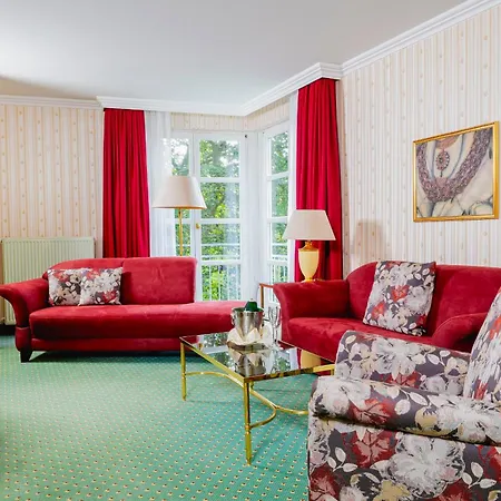 Otel Am Schlosspark 4*