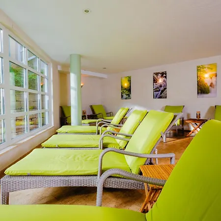 Otel Am Schlosspark 4*