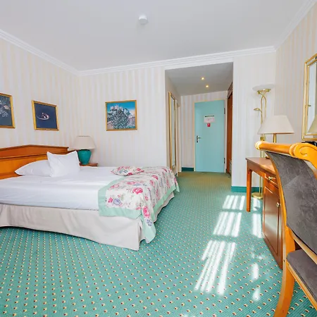 فندق Am Schlosspark 4*
