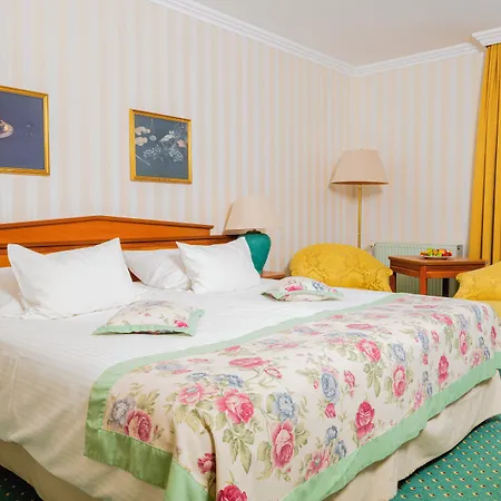 Am Schlosspark Hotel 4*