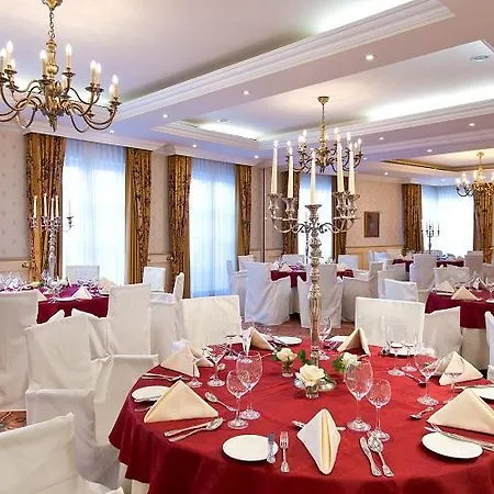Am Schlosspark Otel 4*