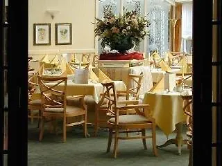 Отель Am Schlosspark 4*