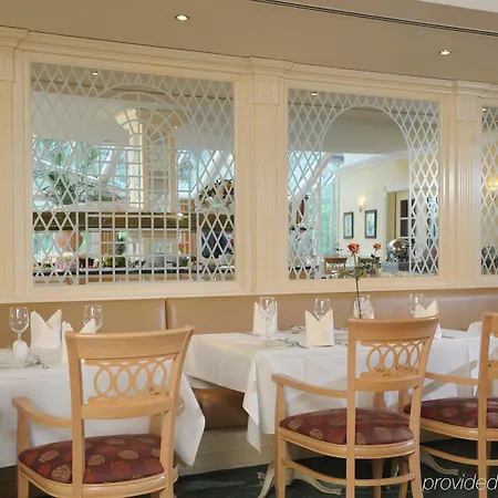 Отель Am Schlosspark