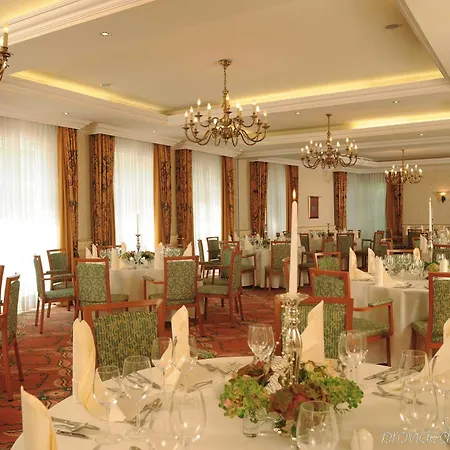 Am Schlosspark Отель 4*