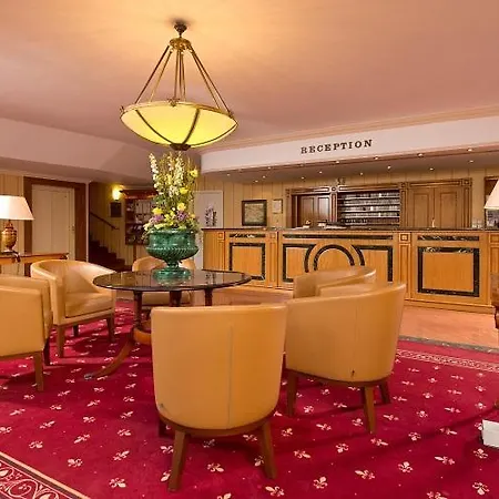 Am Schlosspark 4*