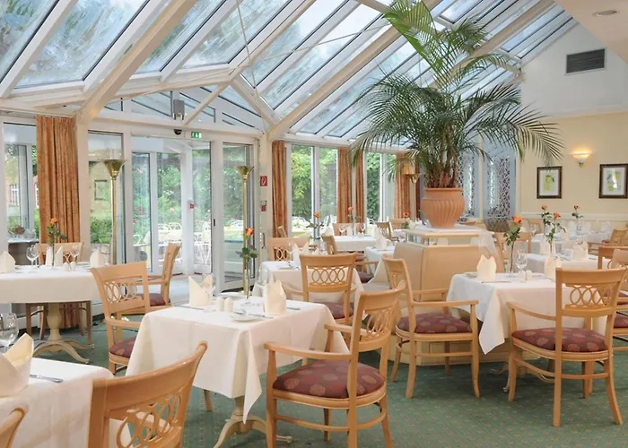 Otel Am Schlosspark 4*