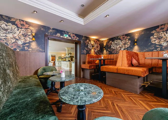 Am Schlosspark ホテル 4*