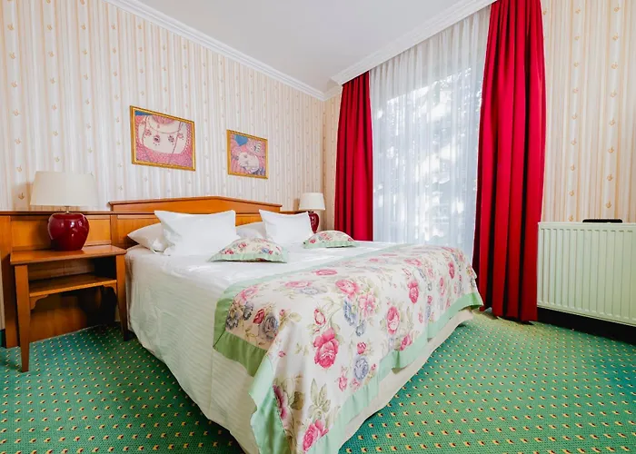 Am Schlosspark Otel 4*