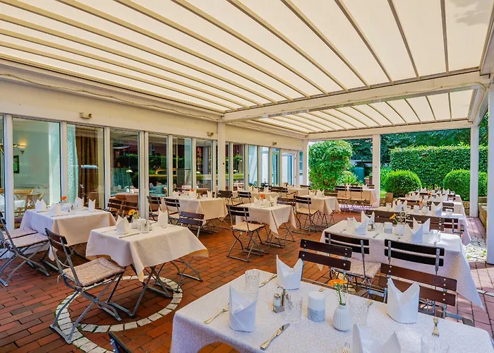 ホテル Am Schlosspark 4*