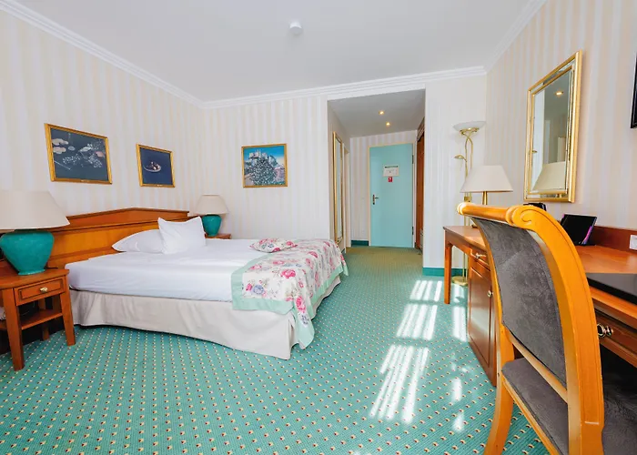 ホテル Am Schlosspark 4*